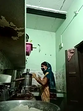 Snapshot of Cute-Charvii chatting on February 27, 12:54 am Cute-Charvii online show from February 27, 12:54 am