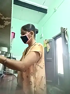 Cute-Charvii online show from April 20, 12:57 am