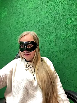 Snapshot of B_i_r_d_i_e chatting on October 22, 1:33 pm B i r d i e online show from October 22, 1:33 pm