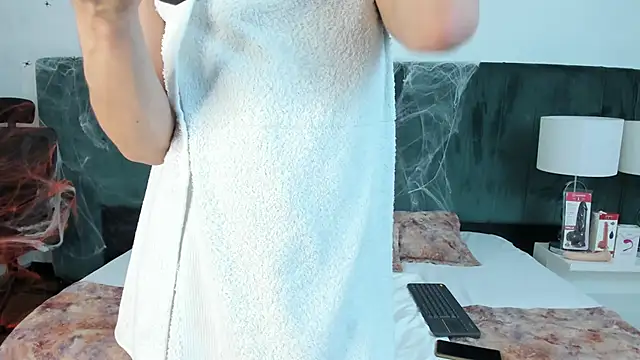 VanessaParis   online show from October 16, 8:43 pm