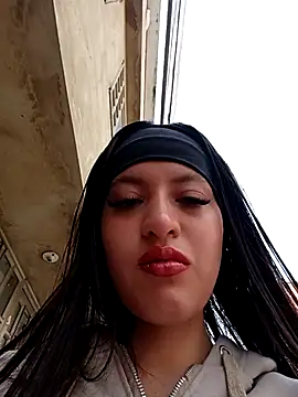 Snapshot of SALOME-28_ chatting on February 7, 3:05 pm SALOME-28 online show from February 7, 3:05 pm