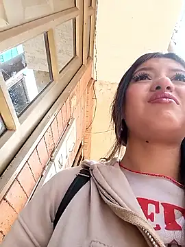 Snapshot of SALOME-28_ chatting on February 9, 3:05 pm SALOME-28 online show from February 9, 3:05 pm