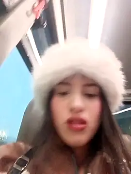 Snapshot of SALOME-28_ chatting on February 26, 11:15 pm SALOME-28 online show from February 26, 11:15 pm