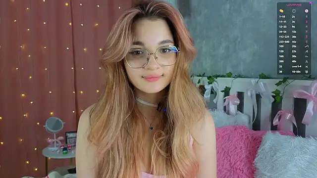 Snapshot of vivyboo111 chatting on February 24, 8:07 pm vivyboo111 online show from February 24, 8:07 pm