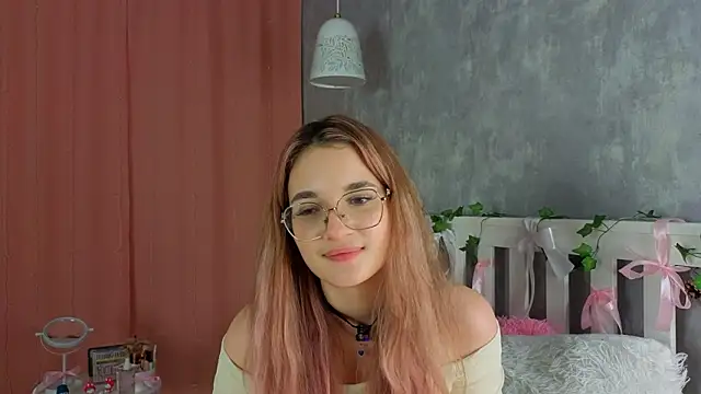 vivyboo111 online show from March 6, 8:16 pm