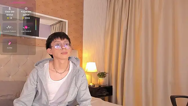 liam twiink online show from November 21, 7:56 pm