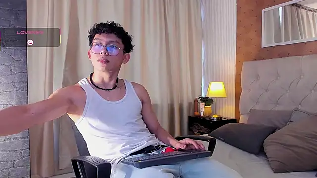 liam twiink online show from January 16, 7:40 pm