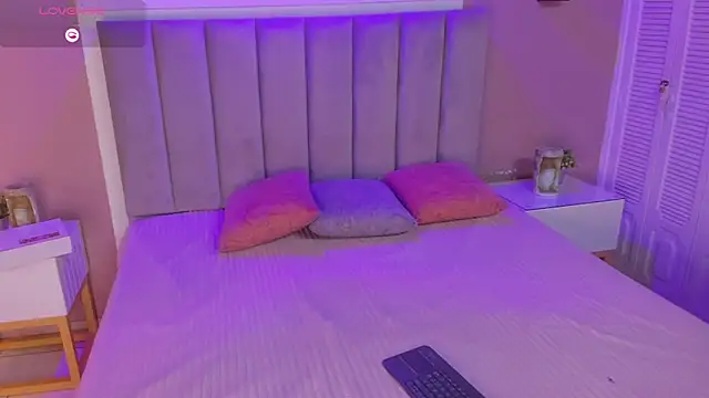 isa vel online show from January 7, 7:16 pm