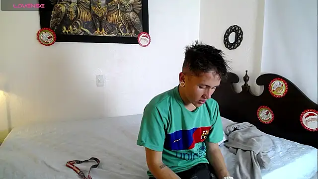 oblivionlove online show from January 9, 2:42 pm