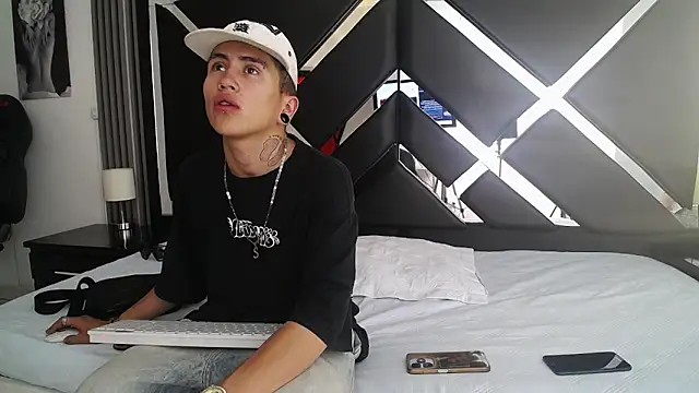 oblivionlove online show from March 4, 2:45 pm