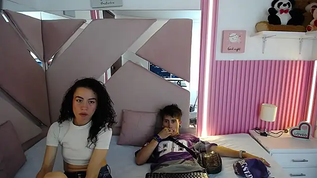 oblivionlove online show from April 16, 8:31 pm