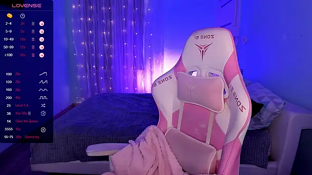 Snapshot of LinaBlossom_ chatting on February 12, 2:28 am LinaBlossom online show from February 12, 2:28 am