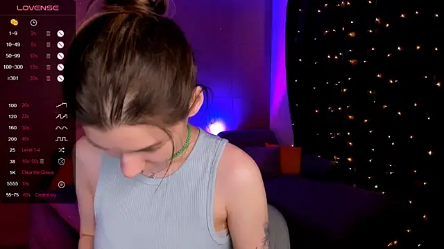 Snapshot of LinaBlossom_ chatting on February 20, 8:16 am LinaBlossom online show from February 20, 8:16 am