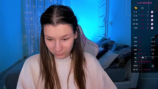 Snapshot of LinaBlossom_ chatting on March 3, 8:20 am LinaBlossom online show from March 3, 8:20 am