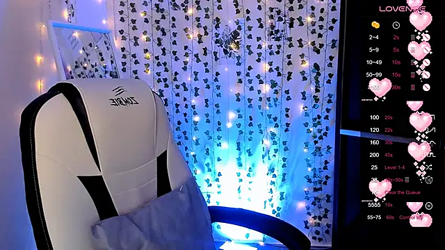 LinaBlossom  online show from April 9, 4:56 am