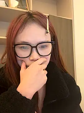 YY-27 online show from December 18, 5:19 pm