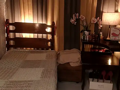 Jastine hunk online show from February 17, 4:35 pm