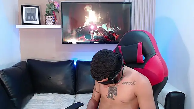 Snapshot of DEIV2_ chatting on November 25, 5:29 am DEIV2 online show from November 25, 5:29 am