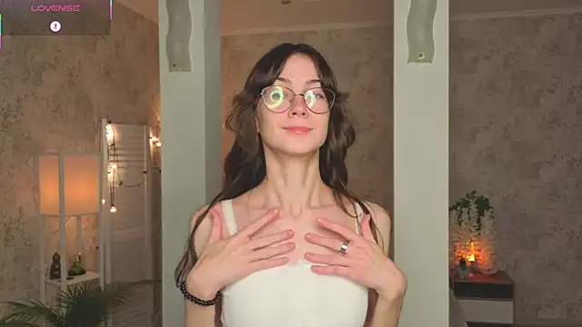 ReneeLippeatt online show from October 19, 7:25 pm