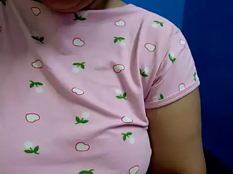 Snapshot of tamilqueenbaby chatting on October 23, 2:05 pm tamilqueenbaby online show from October 23, 2:05 pm