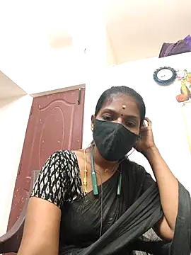 Snapshot of Tamil_Yalini12 chatting on April 30, 3:07 pm Tamil Yalini12 online show from April 30, 3:07 pm