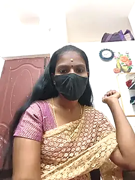 Snapshot of Tamil_Yalini12 chatting on May 4, 3:35 am Tamil Yalini12 online show from May 4, 3:35 am