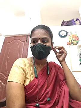 Snapshot of Tamil_Yalini12 chatting on May 6, 1:36 am Tamil Yalini12 online show from May 6, 1:36 am