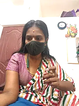 Snapshot of Tamil_Yalini12 chatting on May 9, 3:01 am Tamil Yalini12 online show from May 9, 3:01 am