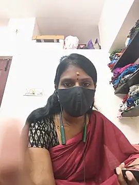Snapshot of Tamil_Yalini12 chatting on May 24, 5:56 am Tamil Yalini12 online show from May 24, 5:56 am