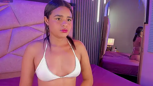 Snapshot of Salome_Duque chatting on November 9, 5:22 pm Salome Duque online show from November 9, 5:22 pm