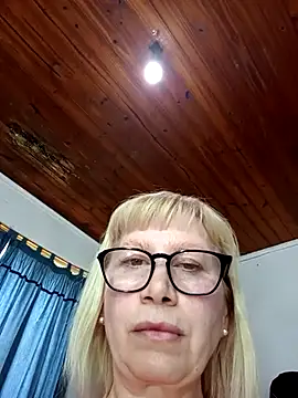 Snapshot of beautifulsexy69_2023 chatting on October 31, 4:41 pm beautifulsexy69 2023 online show from October 31, 4:41 pm