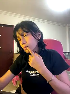 xoxo milk online show from November 9, 4:27 pm