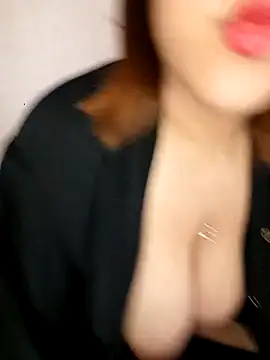 Snapshot of Ziina chatting on October 26, 12:22 pm Ziina online show from October 26, 12:22 pm