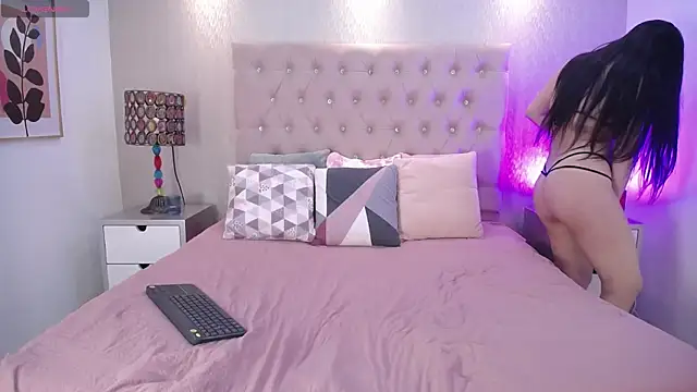 EmilyCley online show from October 2, 1:18 pm