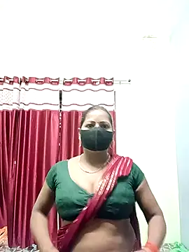 Snapshot of School_medam chatting on October 7, 11:24 pm School medam online show from October 7, 11:24 pm