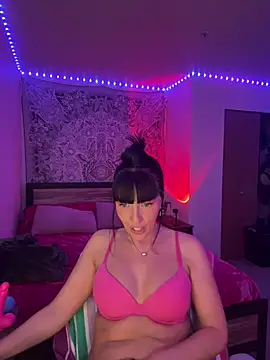 Snapshot of MaciiMayy chatting on February 18, 8:27 pm MaciiMayy online show from February 18, 8:27 pm