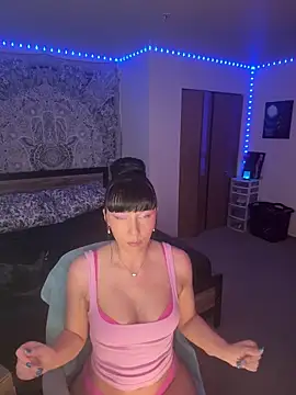 MaciiMayy online show from April 11, 9:41 pm