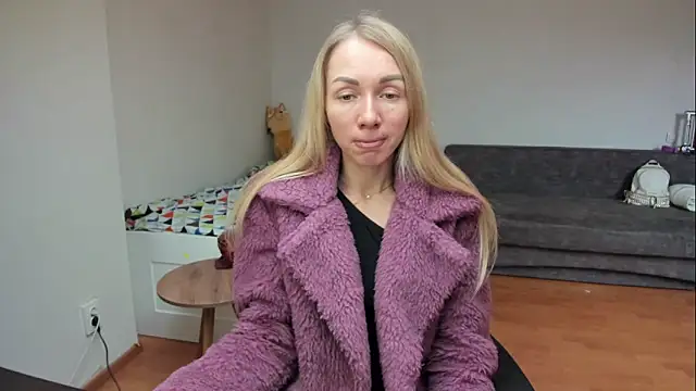 AlisiaCat online show from April 28, 8:30 am