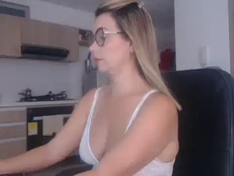 LovePaula online show from February 2, 10:49 pm