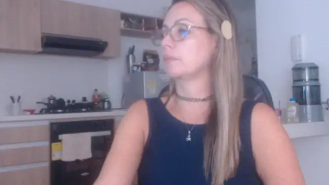 LovePaula online show from October 23, 11:03 pm