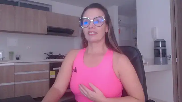 Snapshot of LovePaula chatting on March 20, 11:31 pm LovePaula online show from March 20, 11:31 pm