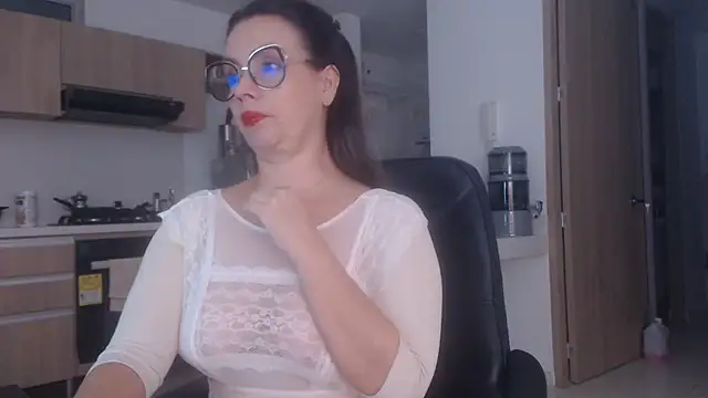 Snapshot of LovePaula chatting on July 13, 12:46 am LovePaula online show from July 13, 12:46 am