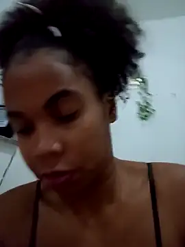 Snapshot of PrettahSantos chatting on September 27, 2:38 am PrettahSantos online show from September 27, 2:38 am