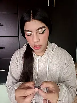 Snapshot of tamy_01 chatting on October 15, 2:28 pm tamy 01 online show from October 15, 2:28 pm