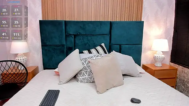 Amber kiss  online show from December 22, 6:38 pm