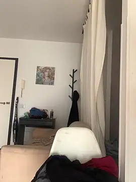 Snapshot of alessiobaz chatting on February 28, 12:50 pm alessiobaz online show from February 28, 12:50 pm