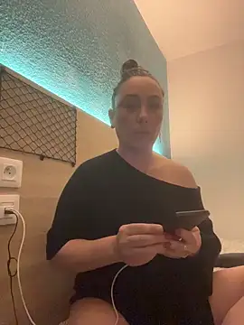 Reine du Vice84 online show from February 18, 10:33 am