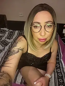 Snapshot of siennatempt chatting on October 1, 6:36 pm siennatempt online show from October 1, 6:36 pm