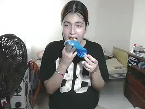 Mirage Sertori online show from November 11, 6:52 pm