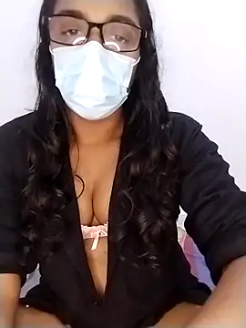 Snapshot of sexybolegirl chatting on February 23, 6:49 pm sexybolegirl online show from February 23, 6:49 pm